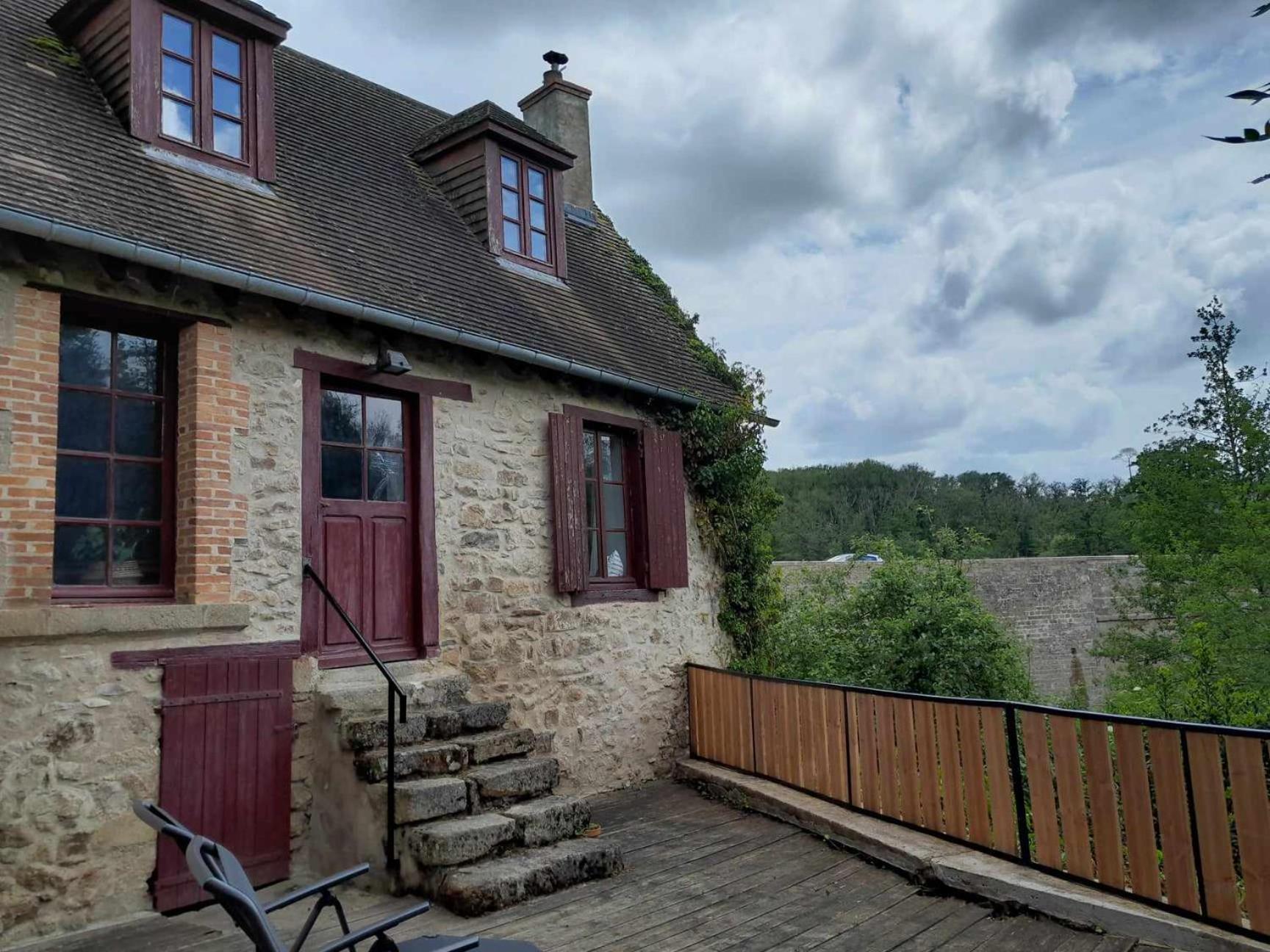 Gite "La Petite" Saint-Benoit-du-Sault Exterior foto
